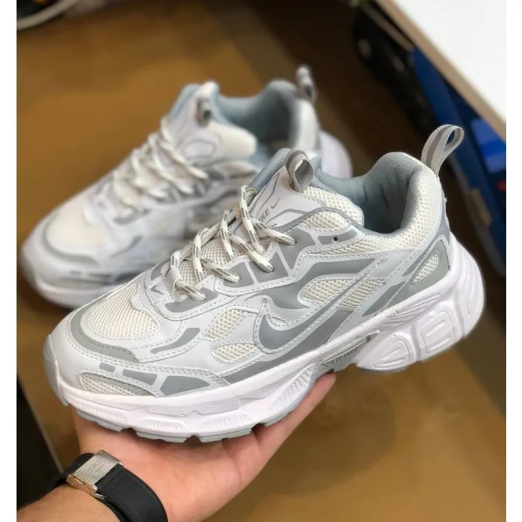 کفش لژدار زنانه مدل نایکی ورمر رنگ سفید مناسب پیاده روی و استفاده روزمره