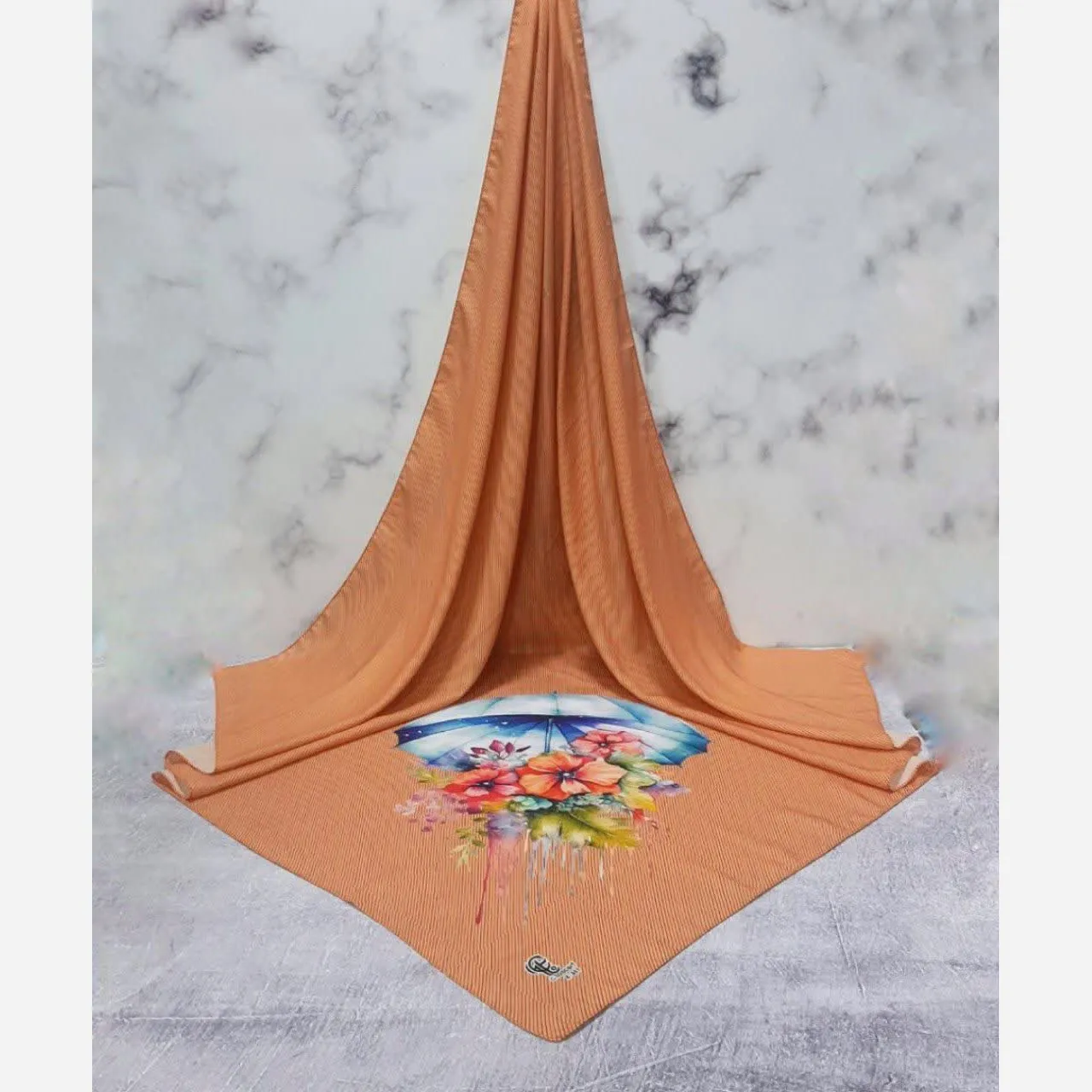 روسری نخ کاستوم طرح بلا نارنجی چتر دار قواره بزرگ 140 سانتی متر
