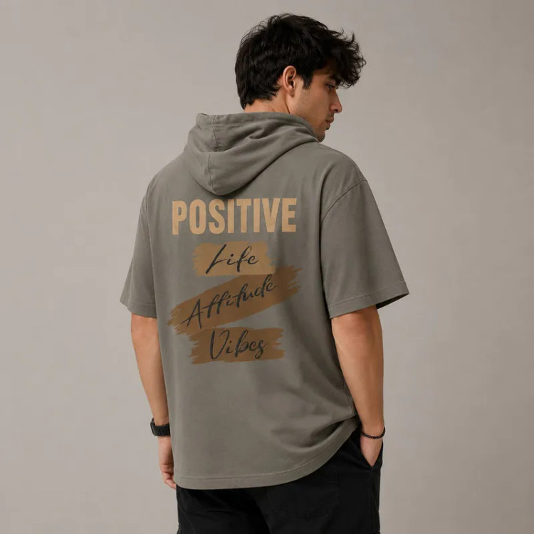 تی شرت مردانه کلاهدار پنبه ای طرح حروف مدل positive