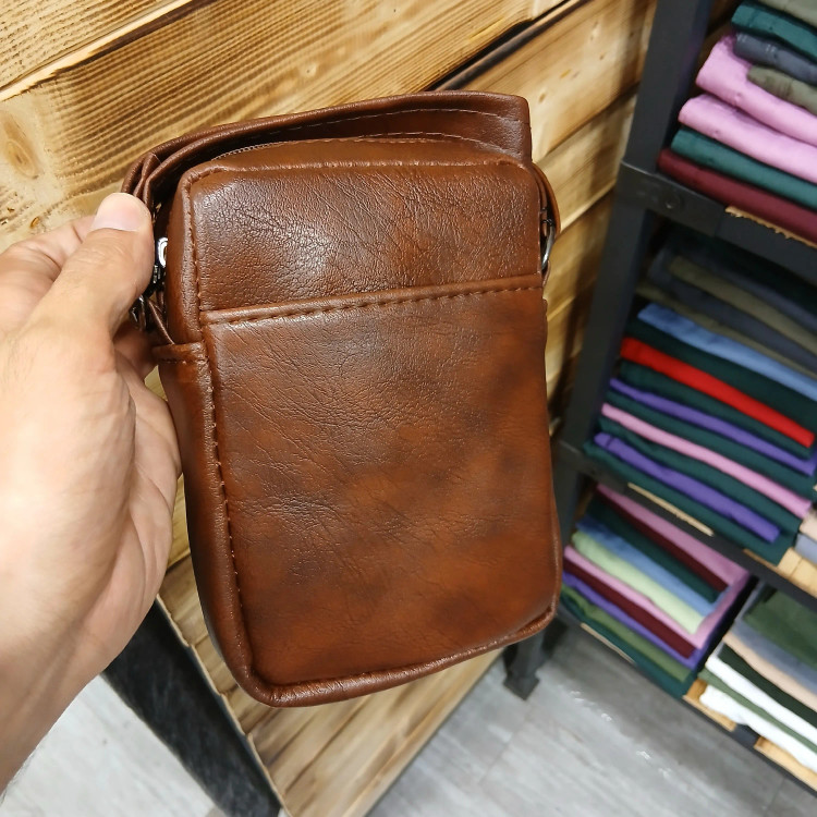 کیف دوشی کوچک مردانه چرم مصنوعی رنگ مشکی عسلی قهوهای